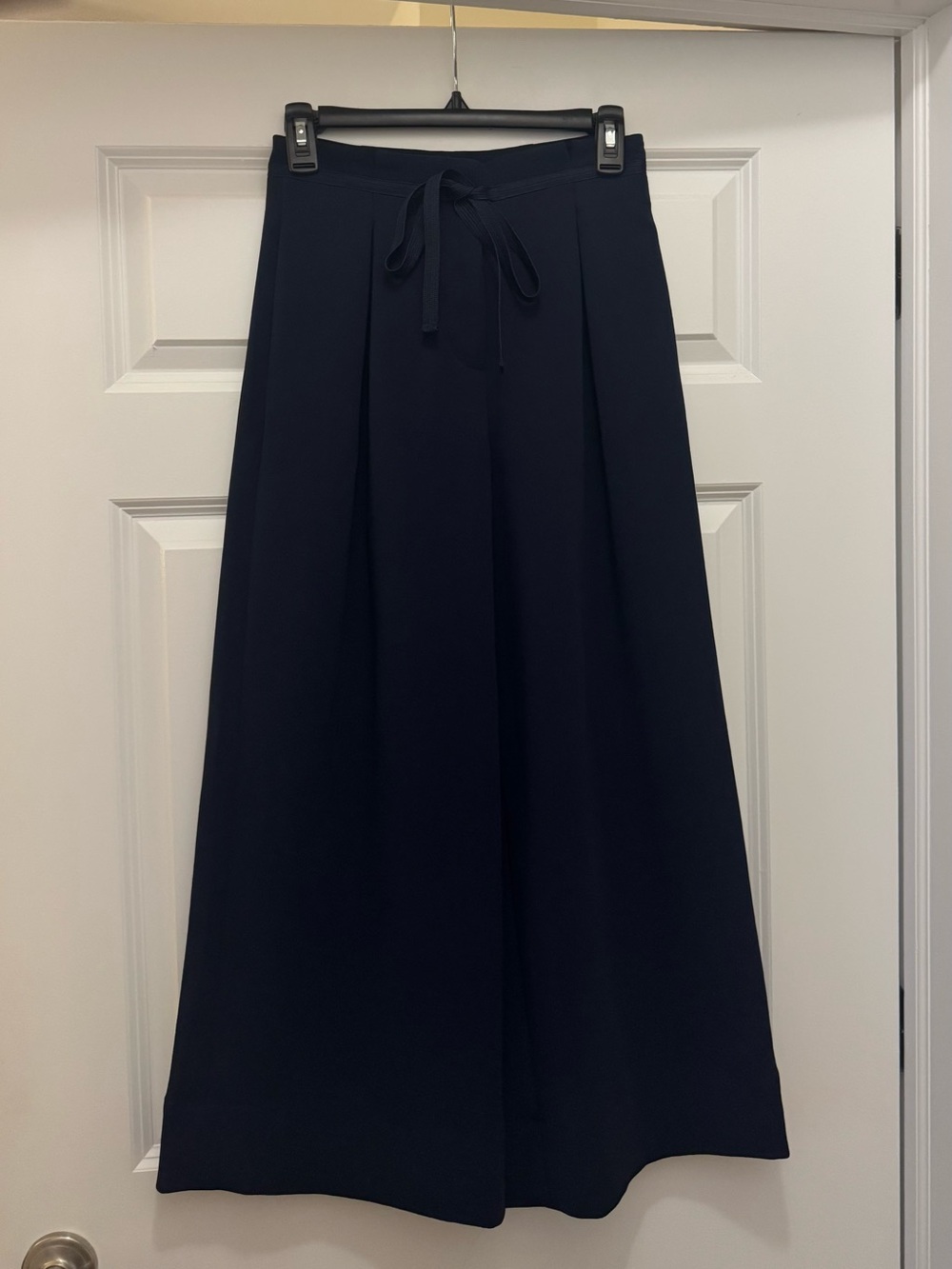 Aritzia- Wilfred Navy Culottes with Tie Waist